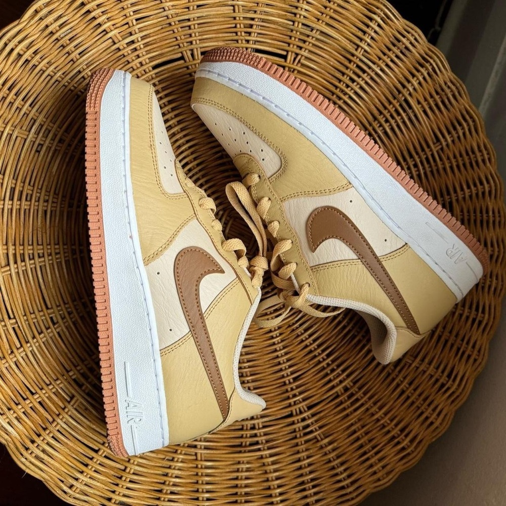 Tan Nike Air Force 1 LV8 🐪